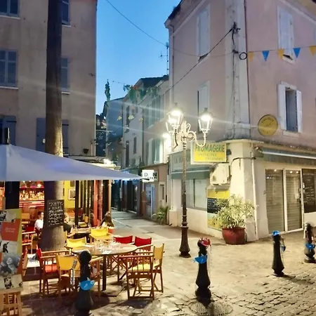 Appartement Emma Quartier Historique à 400m De La Saint-Raphaël