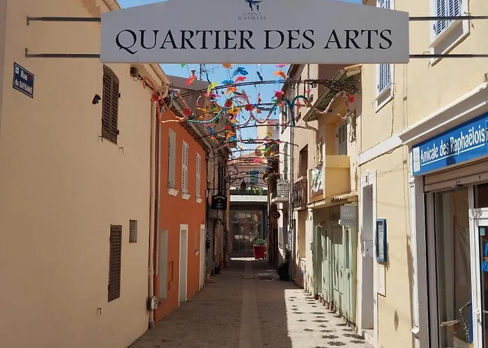 Emma Quartier Historique A 400m De La Lägenhet Saint-Raphaël
