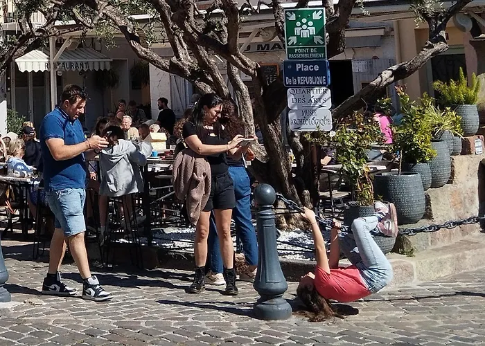 Emma Quartier Historique A 400m De La Lägenhet Saint-Raphaël